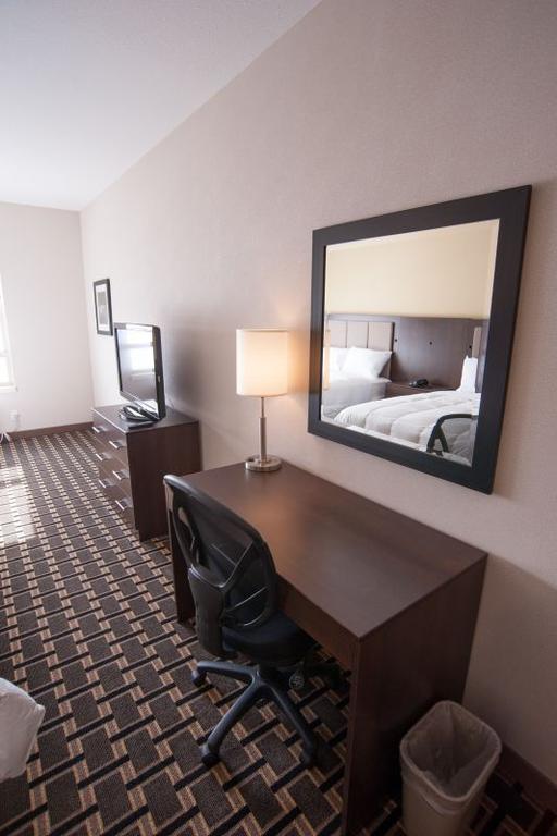 Western Star Inn & Suites Stoughton ห้อง รูปภาพ